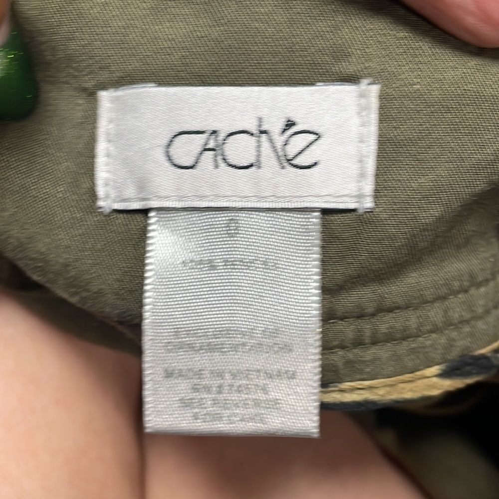 Cache khaki soft silk like shorts - Picture 8 of 10